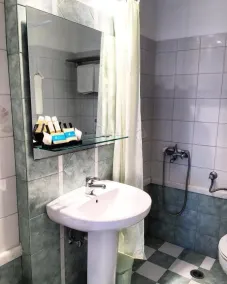 Artemis Hotel - Baño