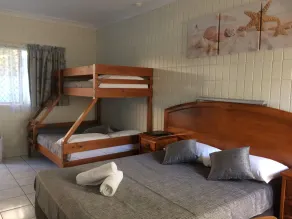 Tropical Palms Resort & 4WD Hire - Habitación