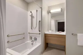 Microtel Inn & Suites by Wyndham Gambrills - Salle de bain