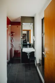 Art & Business Hotel - Bathroom