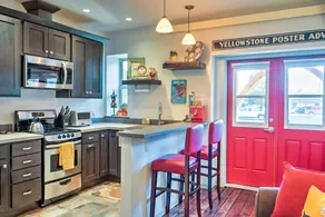 Walkable Studio Apartment in Downtown Livingston! - Interior
