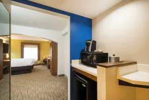 Holiday Inn Express Hotel & Suites Louisville East by IHG - Room