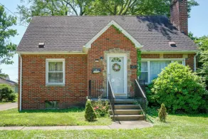 Vintage MCM Charm Modern Comforts West Akron - Innvendig