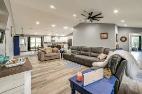 Lake Barkley Home with On Site Beach Boat and Swim - Innvendig