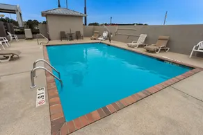 Quality Inn & Suites Pearl-Jackson - Piscine