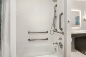 Homewood Suites By Hilton Schenectady - Salle de bain