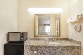 Days Inn by Wyndham Yazoo City - Badezimmer