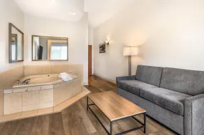 Best Western Plus 1000 Islands Hotel & Suites- Newly Renovated - Rom