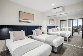 Quest Preston - Room