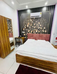 R3 HOTEL - Room