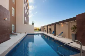 Homewood Suites by Hilton Queretaro, Mexico - Piscine