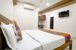Fabhotel Royal Paradise - Zimmer