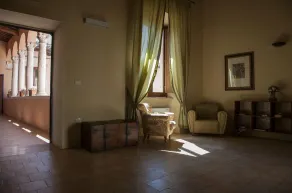 Palazzo Guiderocchi - Interior entrance