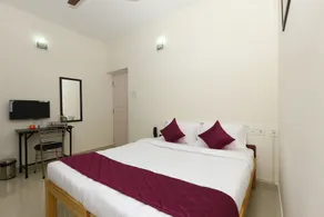 OYO 9260 Olive Castles Inn - Room