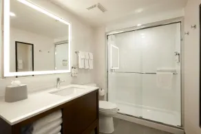Holiday Inn & Suites Ottawa Kanata by IHG - Chambre