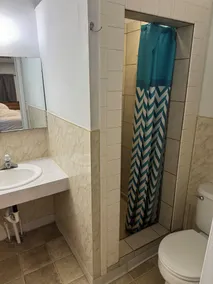 Fins and Feathers Lodge - Bad