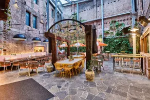 The Lucky Hotel - Restaurant