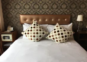Ramada Hong Kong Harbour View - Room