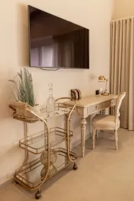 Tau House - Room