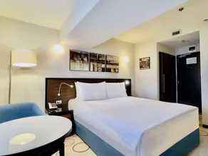 Handwritten Collection-Bucharest Unirii Square - Room