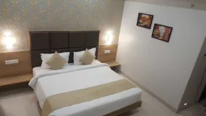 Magnus Square Business Hotel, Viman Nagar Pune - Room
