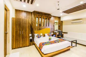 Hotel Sahar Garden Near Mumbai International Airport - Værelse