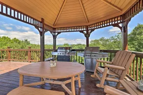 Mtn Views & Fire Pit: Rustic Piney Creek Cabin - Interiør