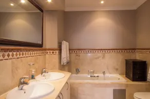 702 Oyster Rock - by Stay in Umhlanga - Badeværelse