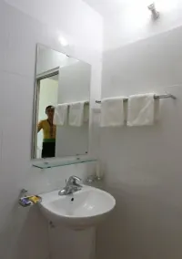 Agri Hotel Điện DB - by BAY LUXURY - Bathroom