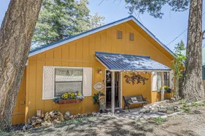 Walk to Dtwn Cloudcroft! Cozy Mtn Cabin w/ Hot Tub - Interior