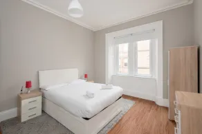 Silver Lining Apartment near Holyrood - Zimmer