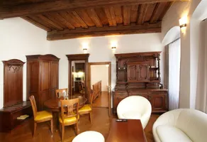 Residence Muzeum Vltavínů - Rom