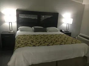 Baymont by Wyndham Cookeville - Room