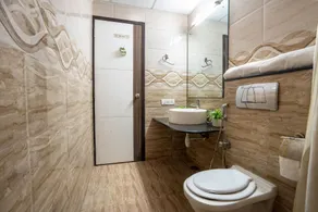Compact Tea Square - Bathroom