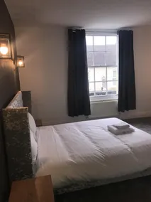 Dixie Arms - Room