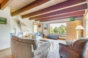 Langley Forest Cabin w/ Grill < 2 Mi to Downtown! - Innenbereich
