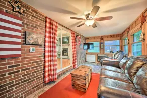 Charming Lakefront Home w/ Grill & Fire Pit! - Innvendig