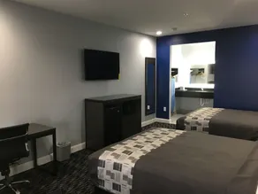 Platinum Inn and Suites - Room