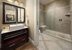 Catalina Island Inn - Bathroom