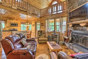 18 Mi to Slopes! Cabin w/ Valley Views in Blakely - Innvendig
