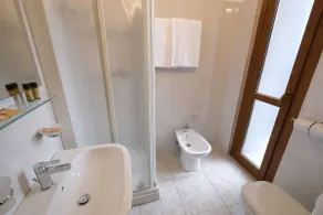 Hotel Mistral - Bathroom