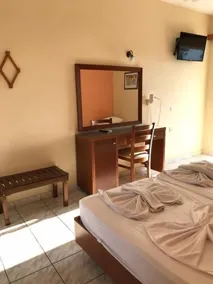 Village Inn Studios & Family Apartments - Chambre