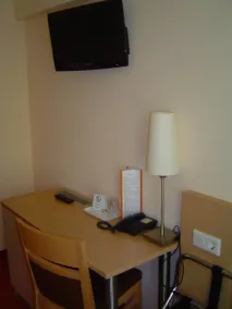 Atomis Hotel Düsseldorf City - Room