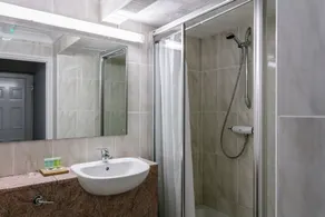 Roydon Marina Village Hotel - Baño