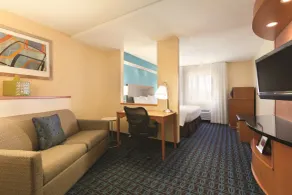 Fairfield Inn & Suites Midland - Rum