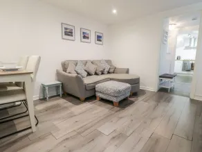 Swallow Cottage - Living area