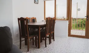 Hookless Holiday Homes - Restaurant