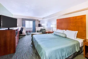 AmericInn by Wyndham Des Moines Airport - Room