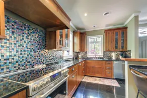 On-site Creek! Peaceful Wooded Retreat in Havelock - Innvendig