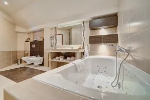 Hotel Prezydent Krynica Zdrój - Bathroom